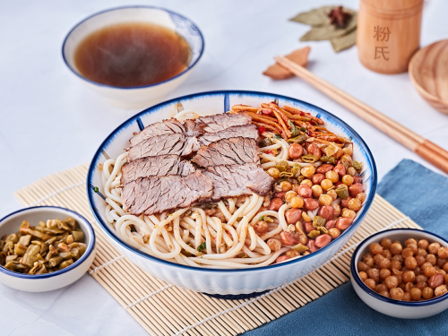 粉氏桂林鹵粉融合傳統(tǒng)不斷創(chuàng)新，致力打造適應(yīng)更多消費(fèi)者的米粉品牌